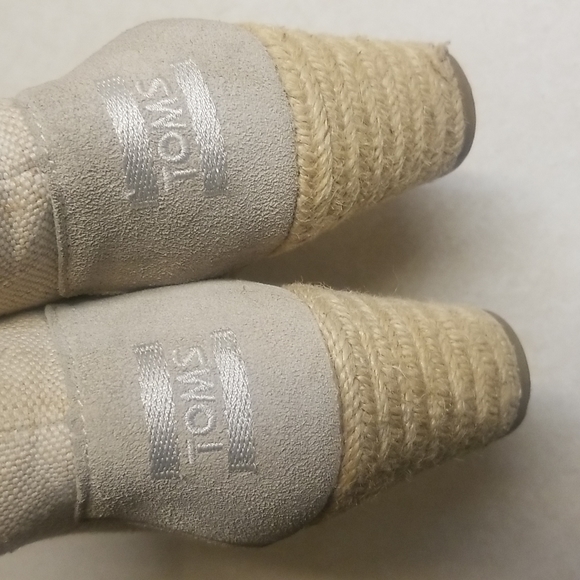 Toms Booties size 6 - Picture 6 of 8